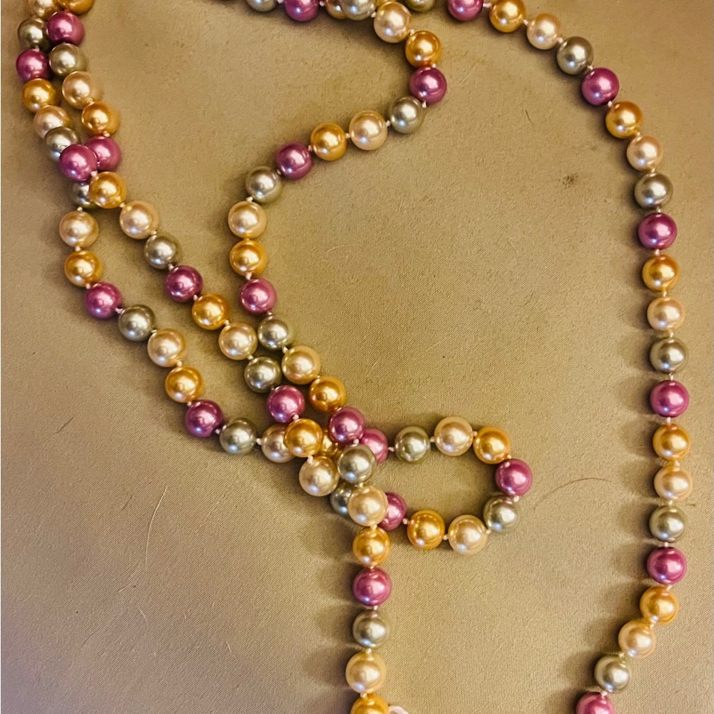 elegant Long strand 48 inch multi color 10mm shell pearl necklace NWT - Picture 4 of 12
